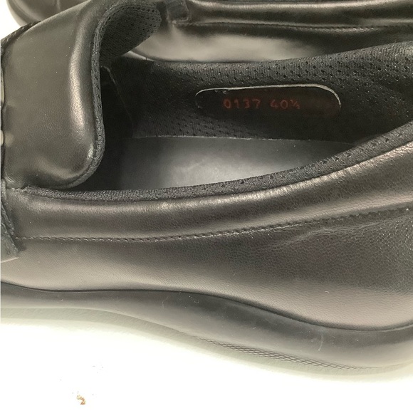 Men Prada Loafer - Picture 5 of 6